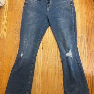 Arizona Jean Co. Bootcut Jeans Women Size 15 Midrise Medium Wash! Distressed!